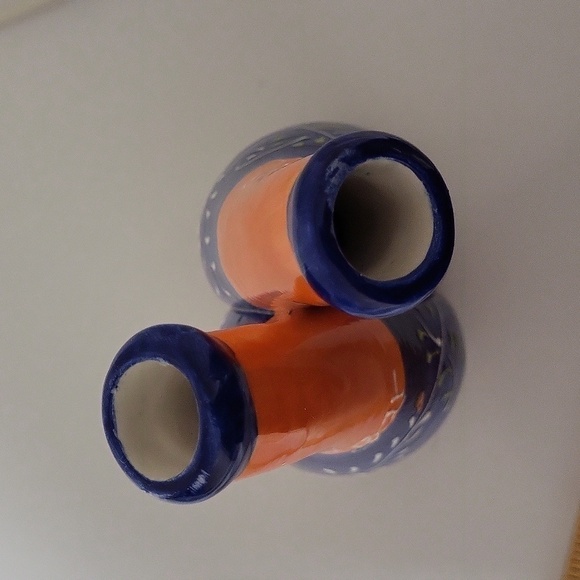 Ceramic hand painted  Vase made in spain  Unique Shape 8.5”x4.5” - Picture 10 of 14